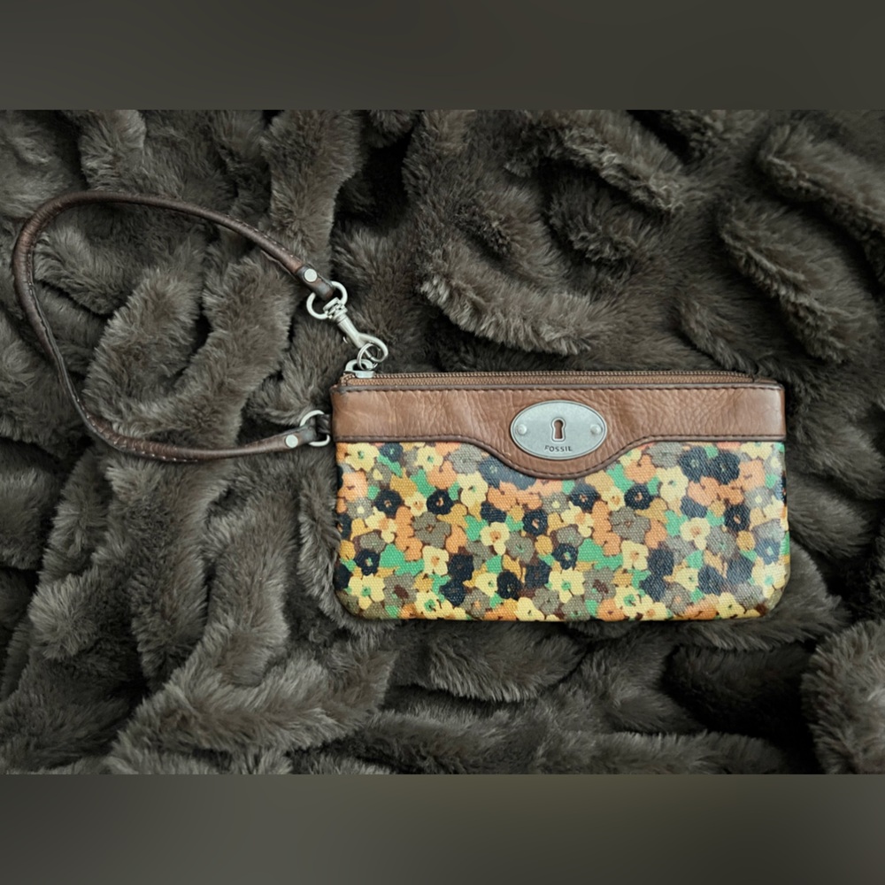 Fossil Key-Per Wristlet Floral PVC Coated Canvas